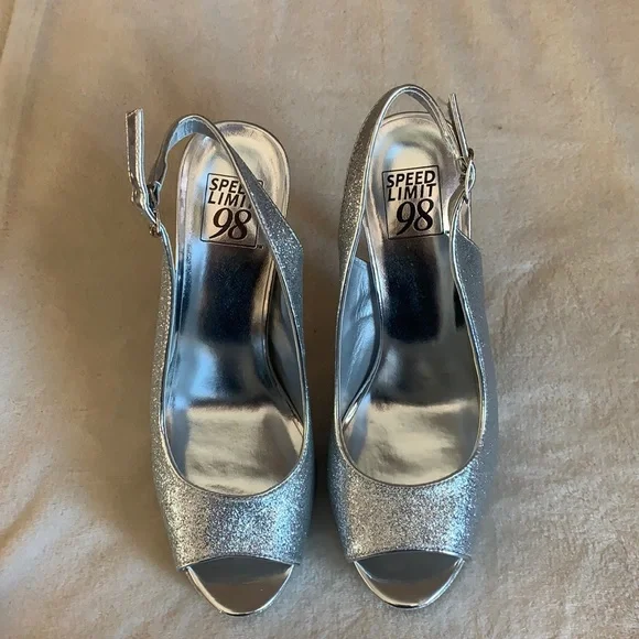 Heels - Picture 3 of 4